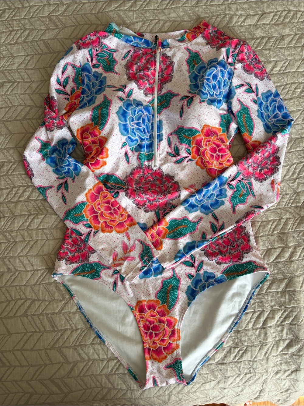 Aleumdr zip front floral printed long sleeve swimsuit, rash guard, Large